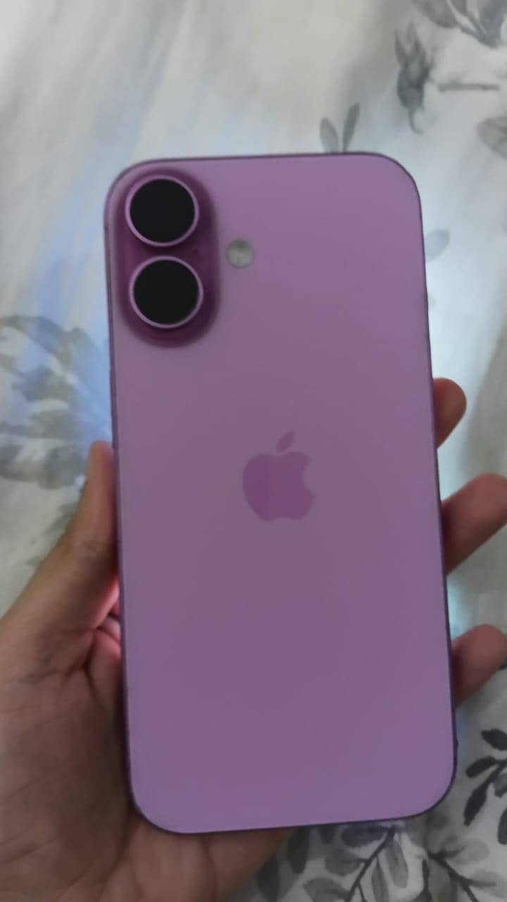 Apple iPhone 16 6