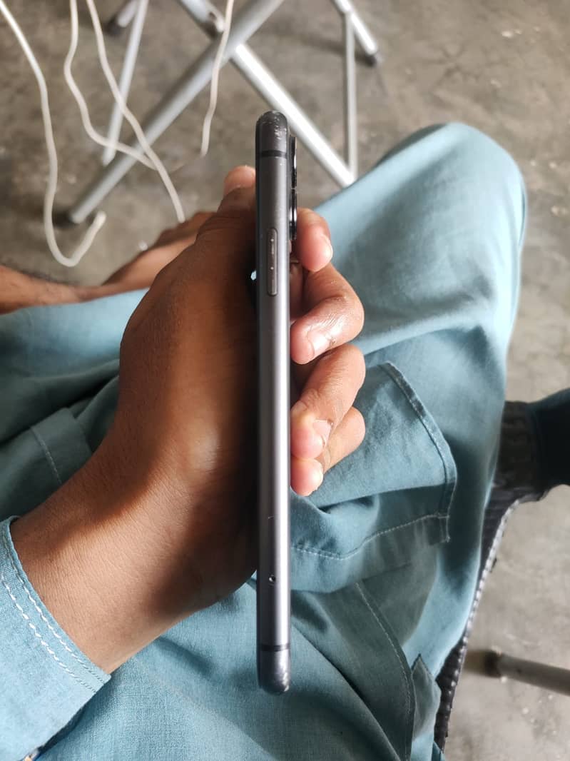 Apple iPhone 11 2