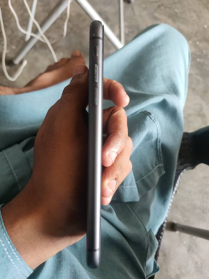 Apple iPhone 11 3