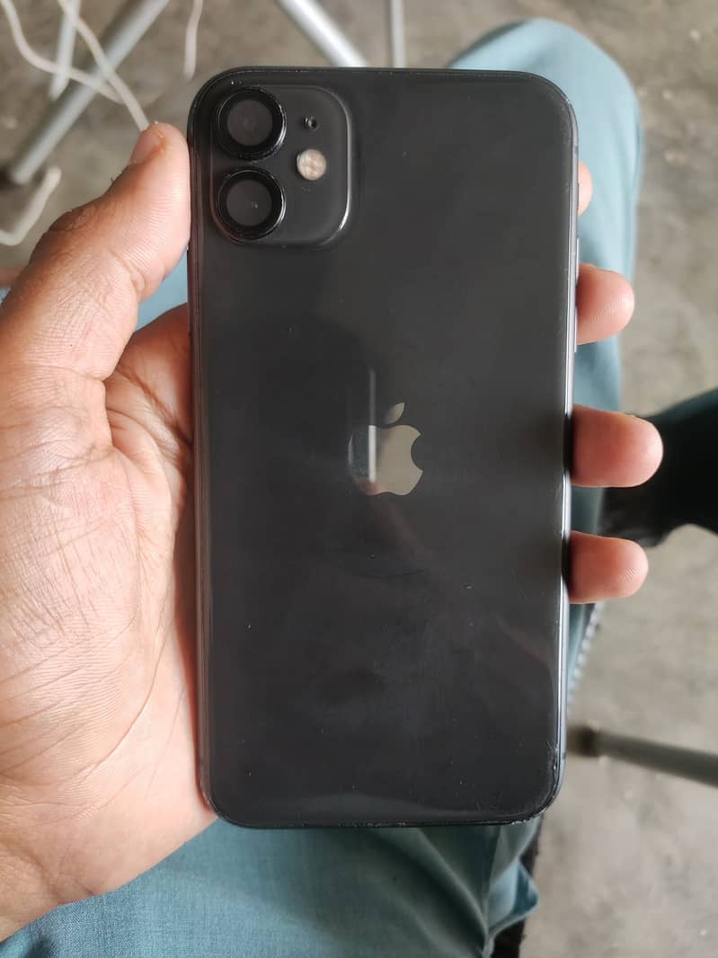 Apple iPhone 11 4