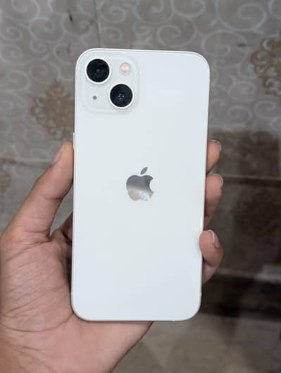 Apple iPhone 13