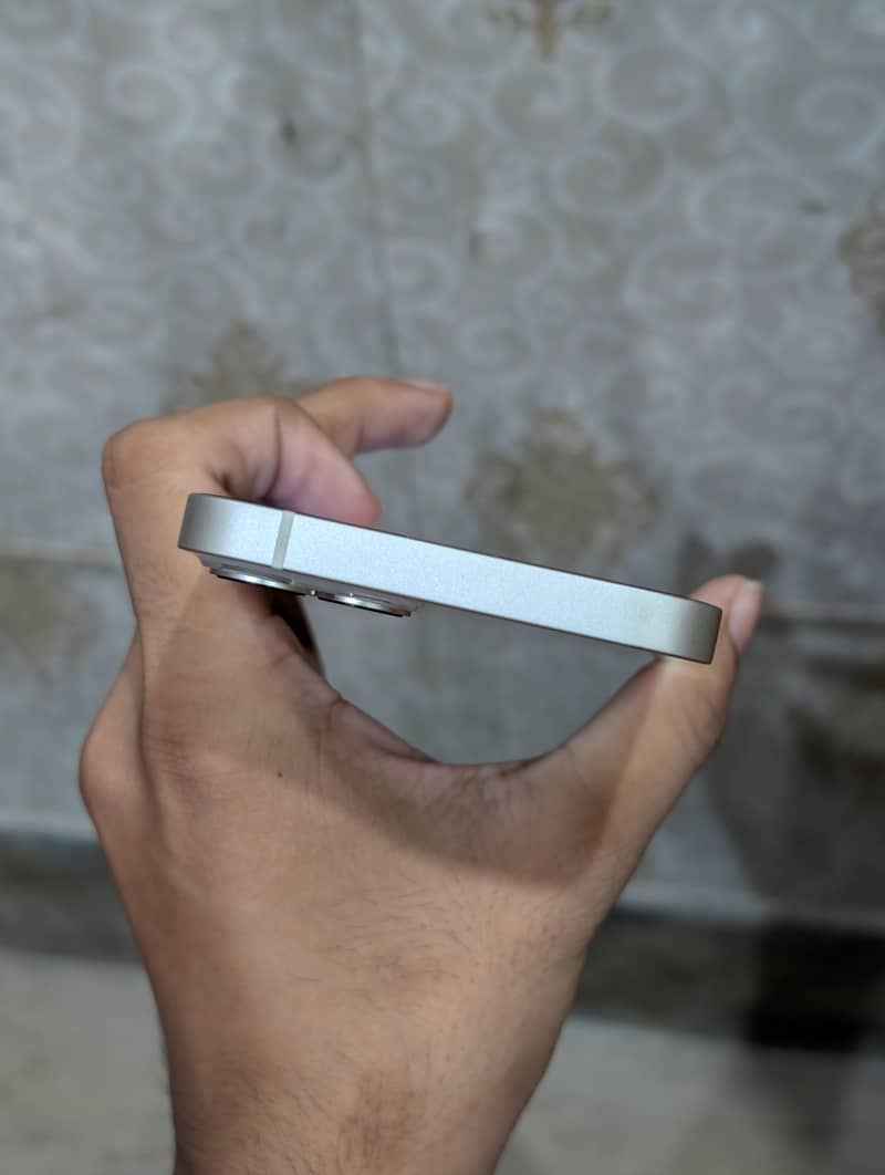 Apple iPhone 13 3