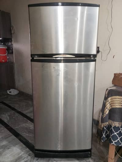 singer Refrigerator ALD-112S-9/10 condition for sale.