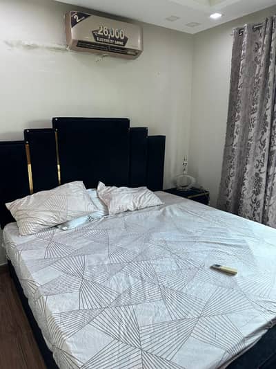 Like New 1 Bed Flat For Sale In DD Block Sector D Bahria Town Lahore