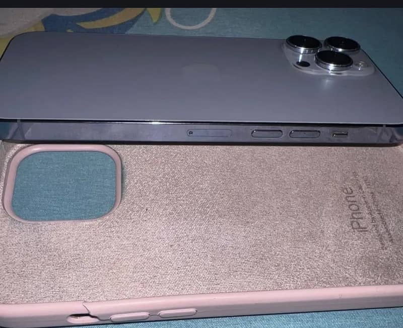 Apple iPhone 13 Pro Max 0