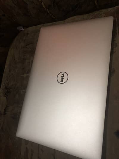 Dell xps 15-9560