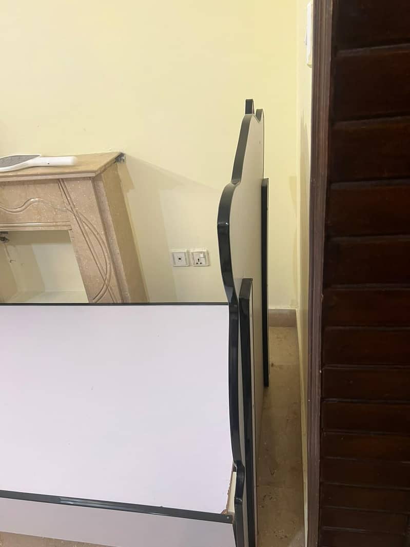 SINGLE BED 2