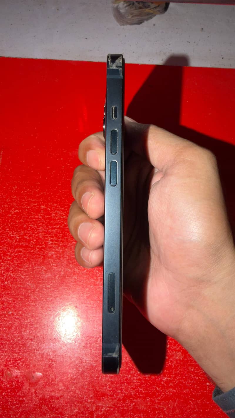 Apple iPhone 13 0