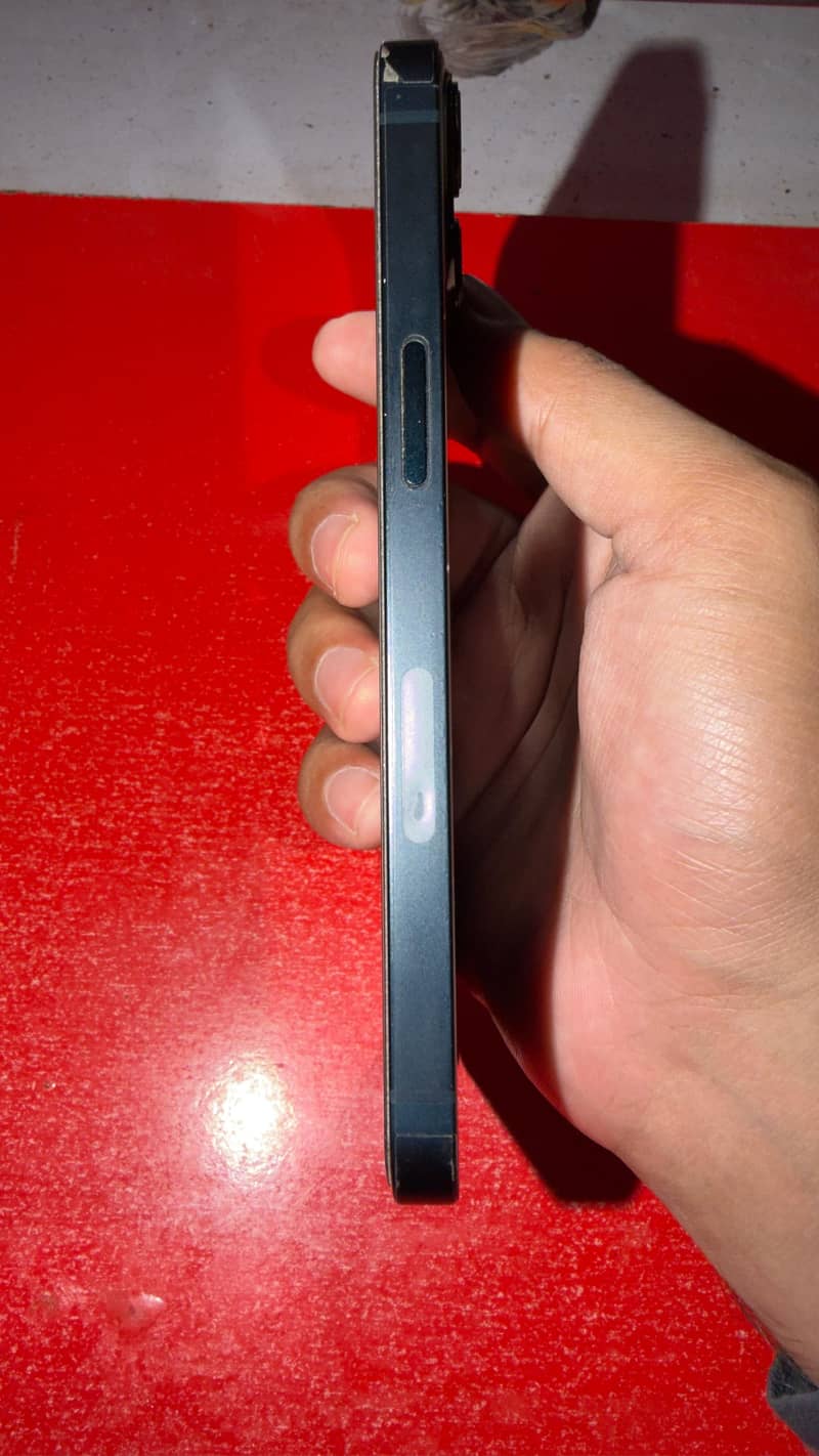 Apple iPhone 13 1