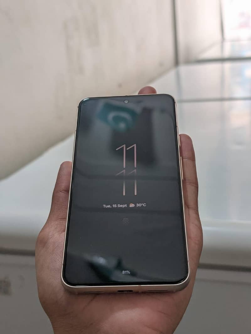 Google Pixel 8 5