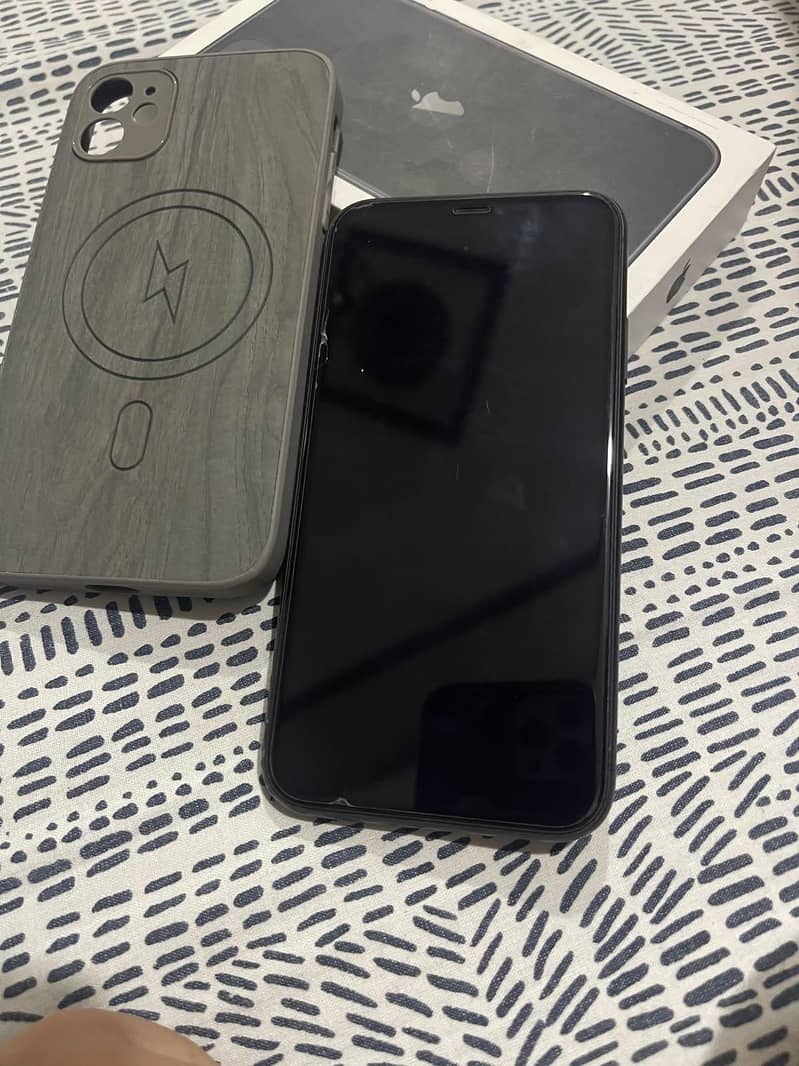 Apple iPhone 11 4