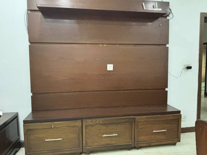 Solid wood Mediawall 1