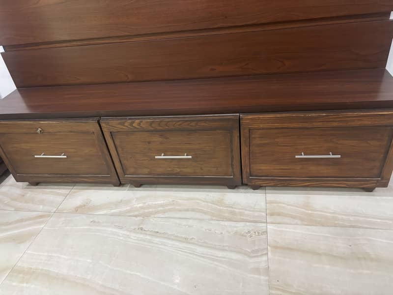 Solid wood Mediawall 2