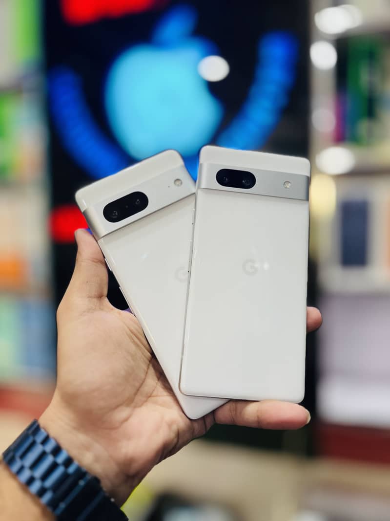 Google Pixel 7 4