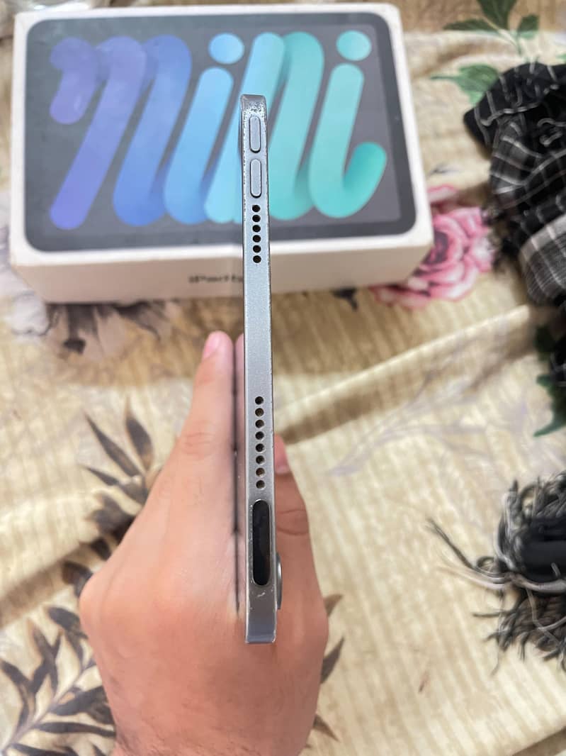 Ipad mini 6 with box 5