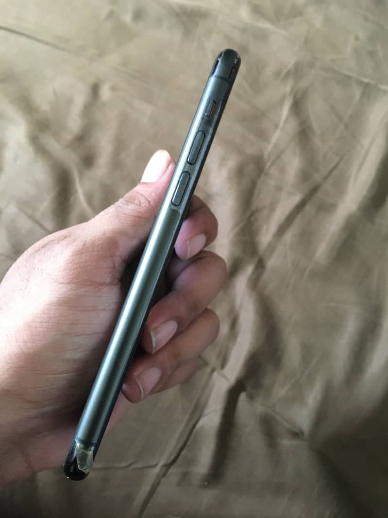 Apple iPhone 11 Pro 1