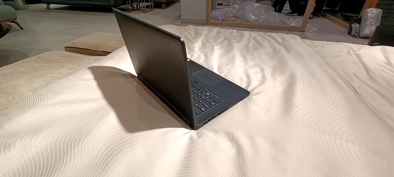 Dell Latitude E5470 1