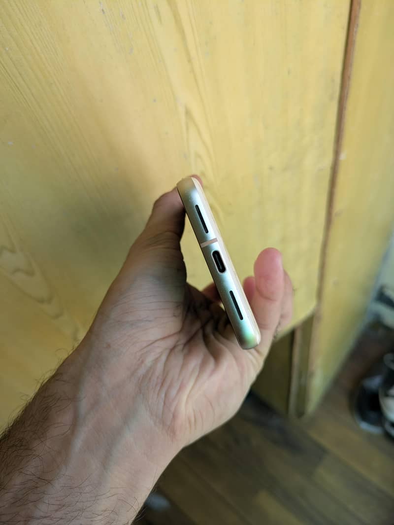 Google Pixel 8 3