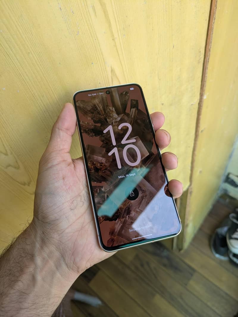 Google Pixel 8 4
