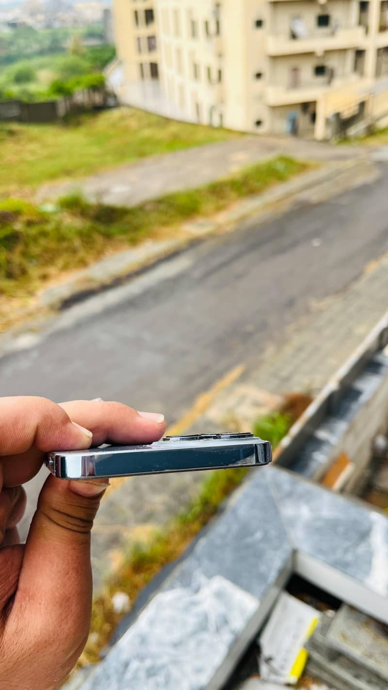 Apple iPhone 13 Pro Max 3