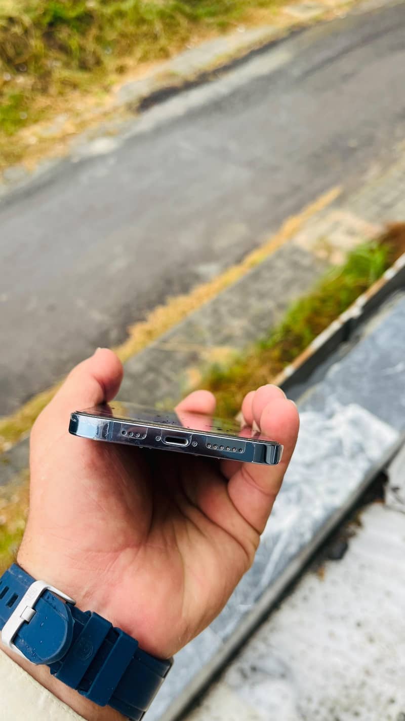 Apple iPhone 13 Pro Max 5