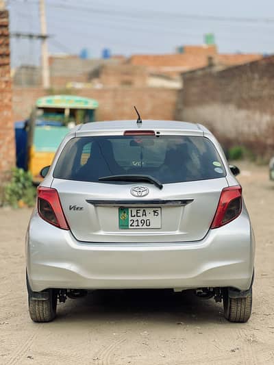 Toyota Vitz 2015