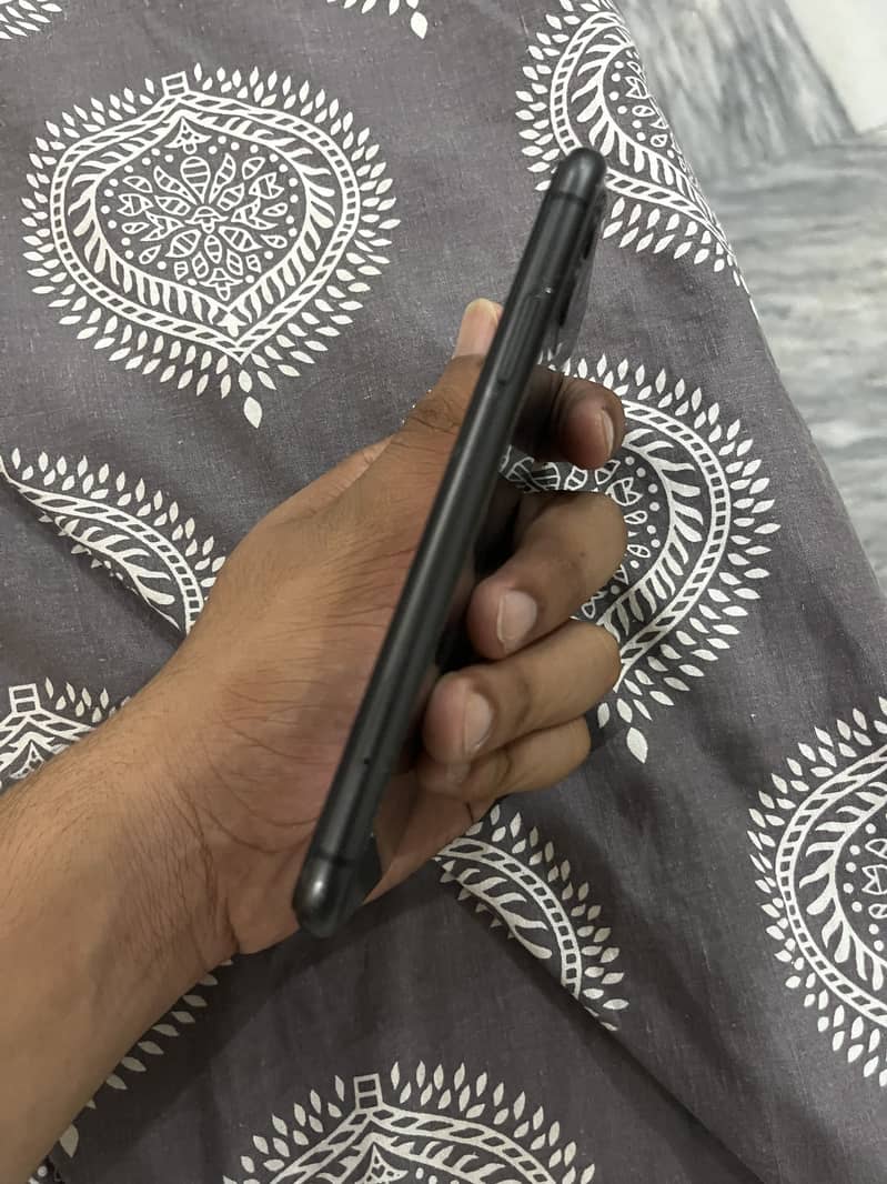 Apple iPhone 11 2