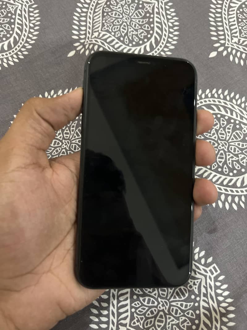 Apple iPhone 11 4