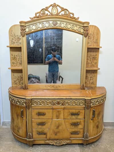 LARGE WOODEN DRESSING TABLE