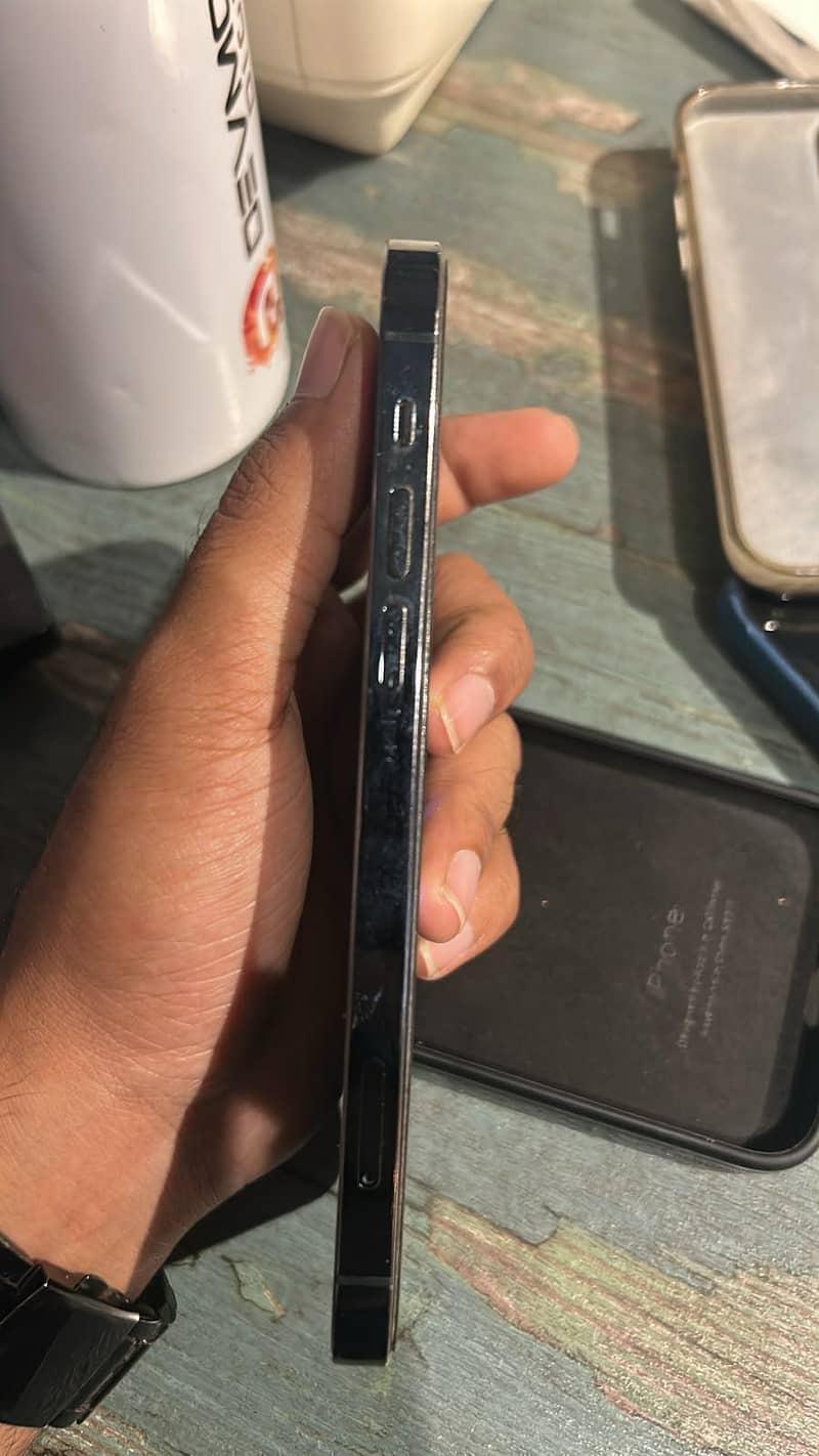 Apple iPhone 12 Pro 3