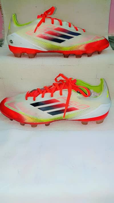 Original football shoes store