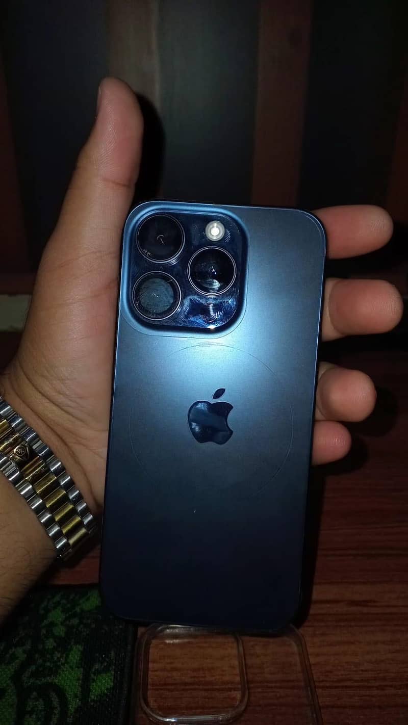 Apple iPhone 15 Pro 0