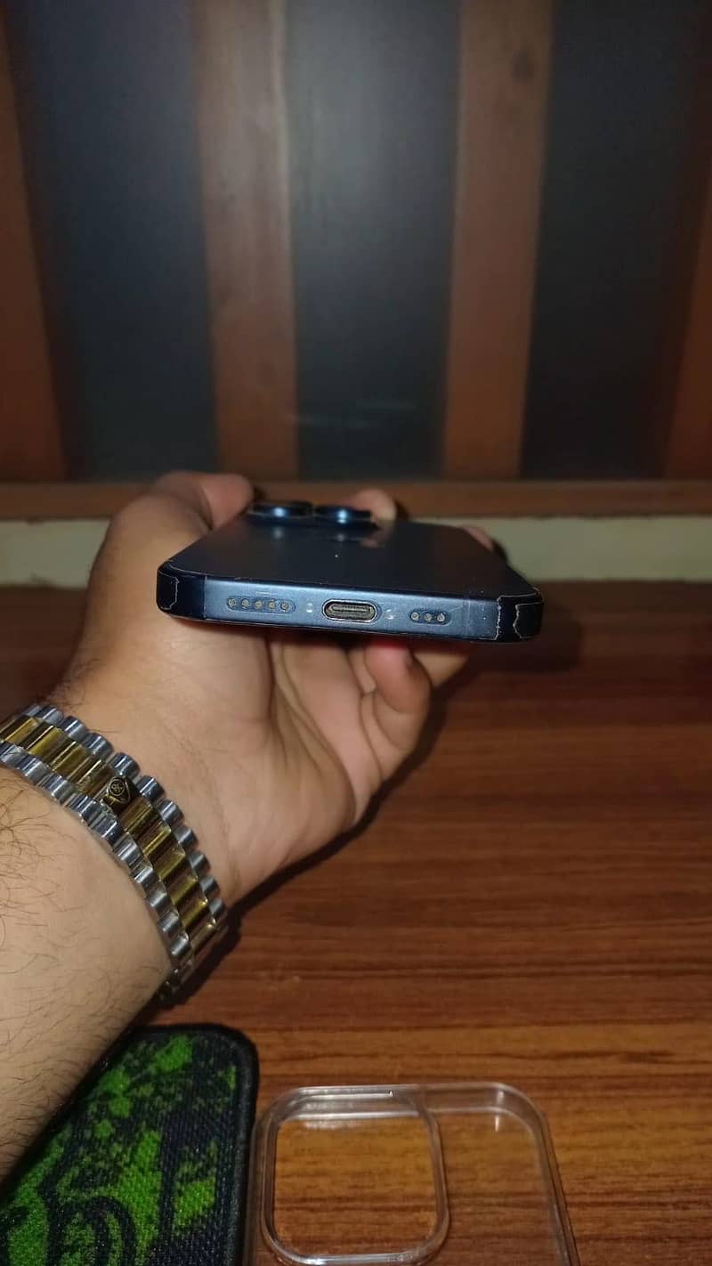 Apple iPhone 15 Pro 1
