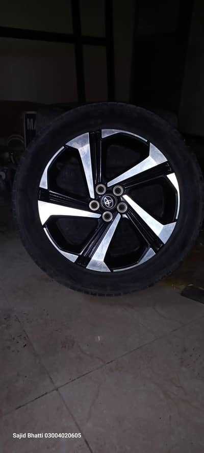Toyota Raize Hybrid Original Alloy wheels