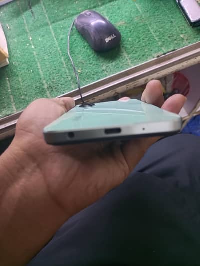 vivo y18 4 Gb ram 128Gb memory