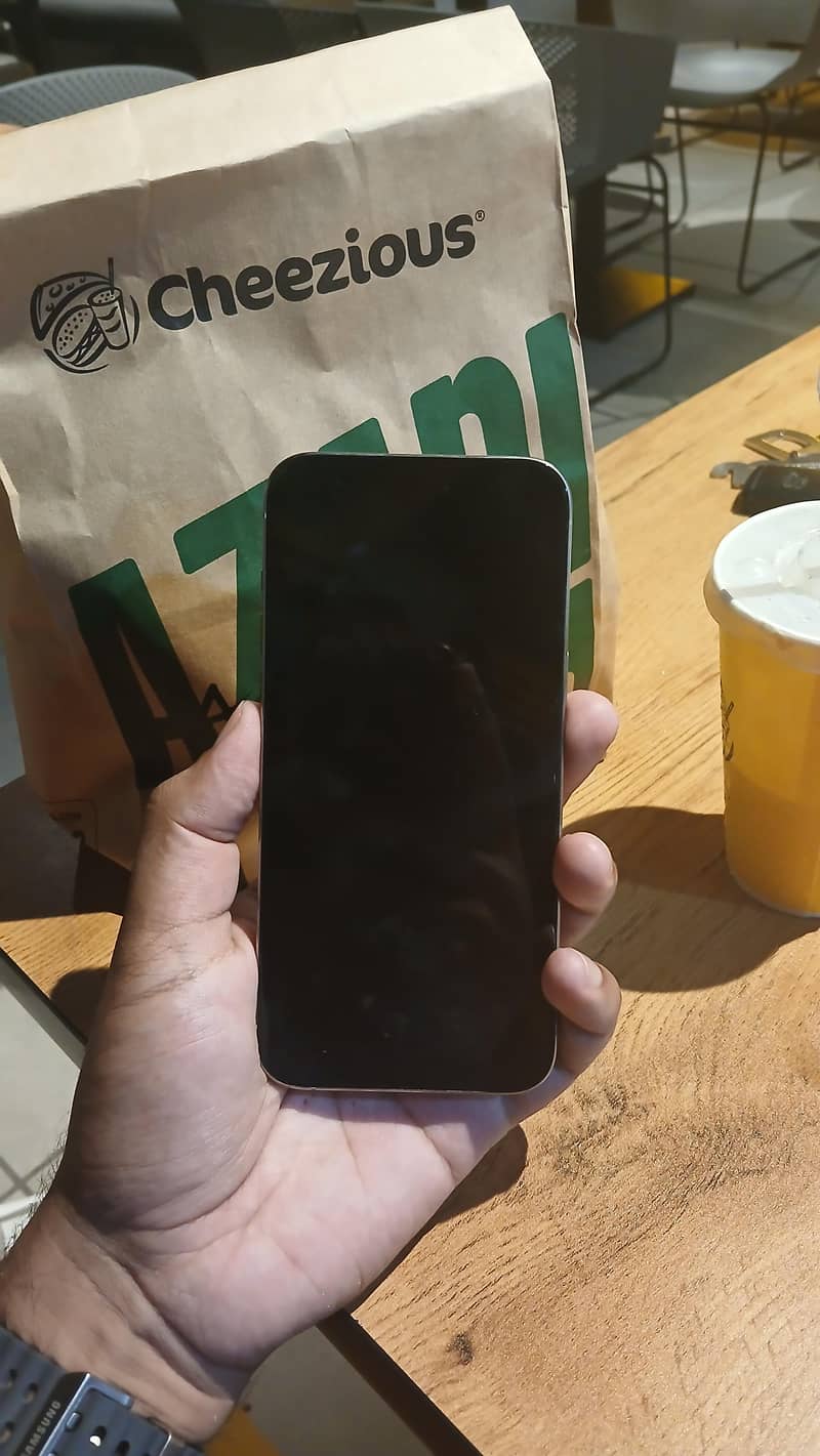 Apple iPhone 15 Pro Max 3