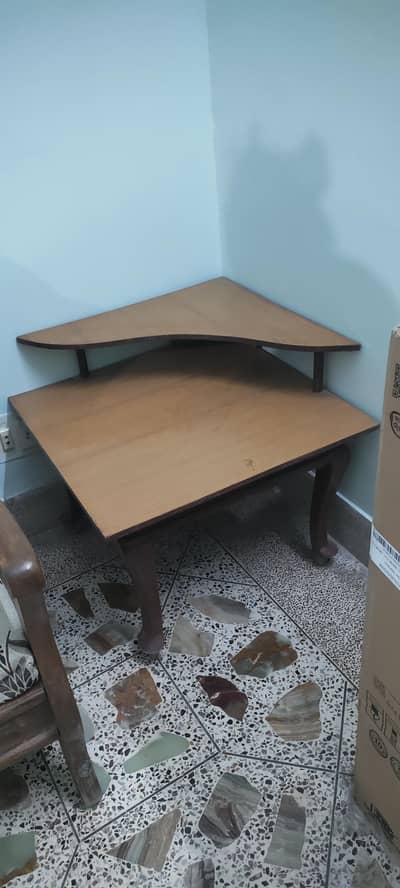 Corner Table urgent sell