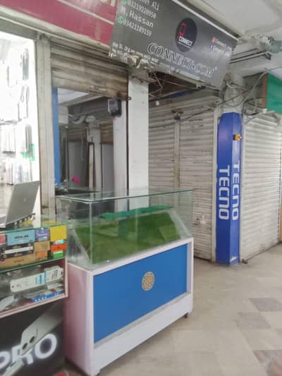 PRIME LOCATION CORNER SHOP OF MAIN PASSAGE FOR SALE  DISCOUNTED PRICE