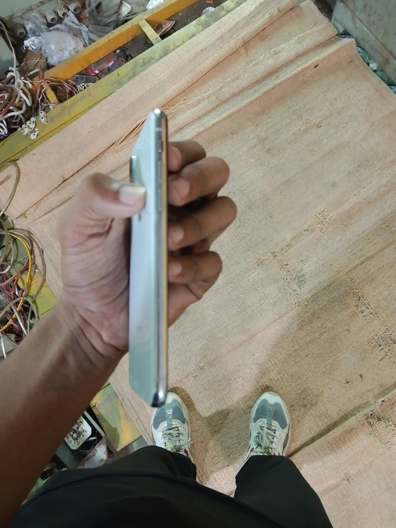 Apple iPhone X 2