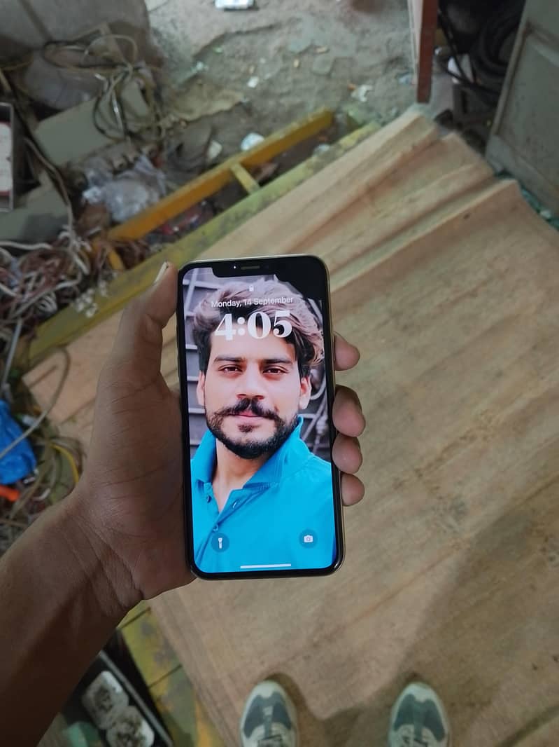 Apple iPhone X 5
