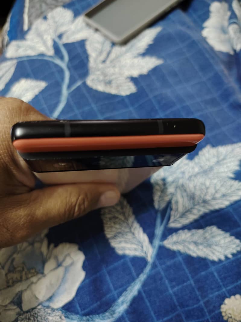 Google Pixel 6 4