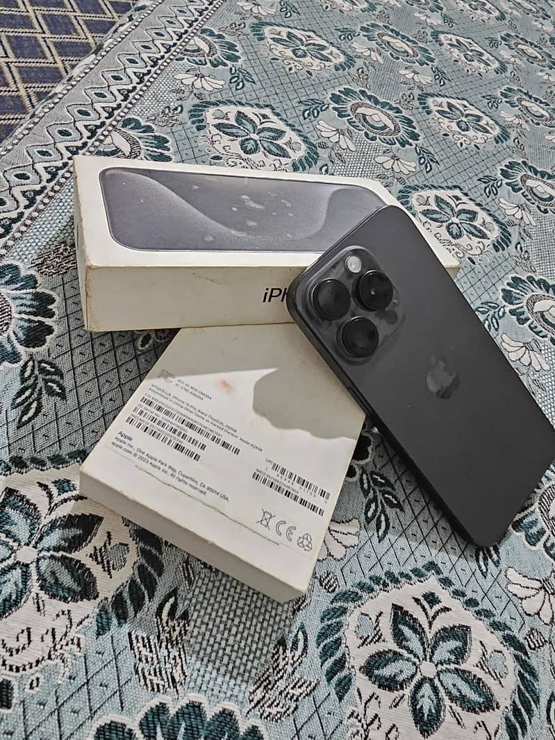 Apple iPhone 15 Pro 3