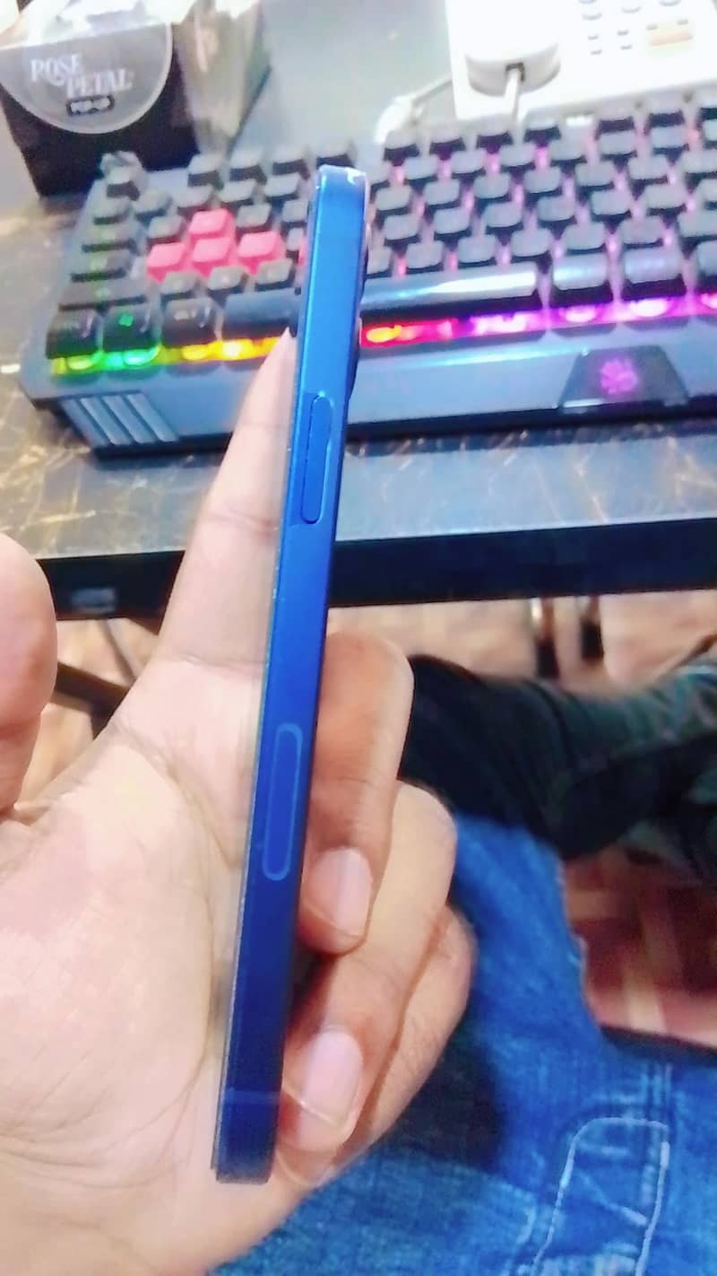 Apple iPhone 12 2