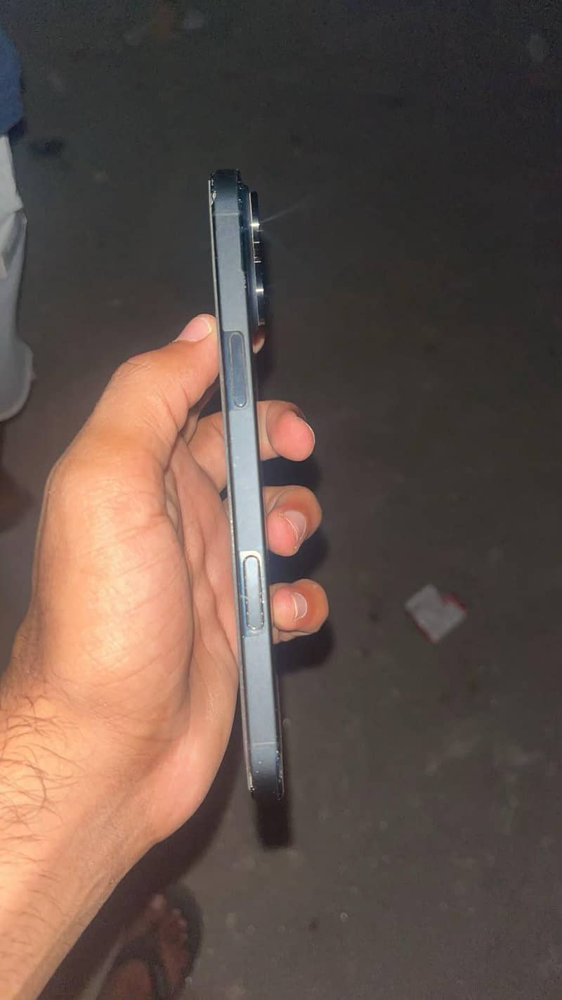 Apple iPhone 16 Plus 1