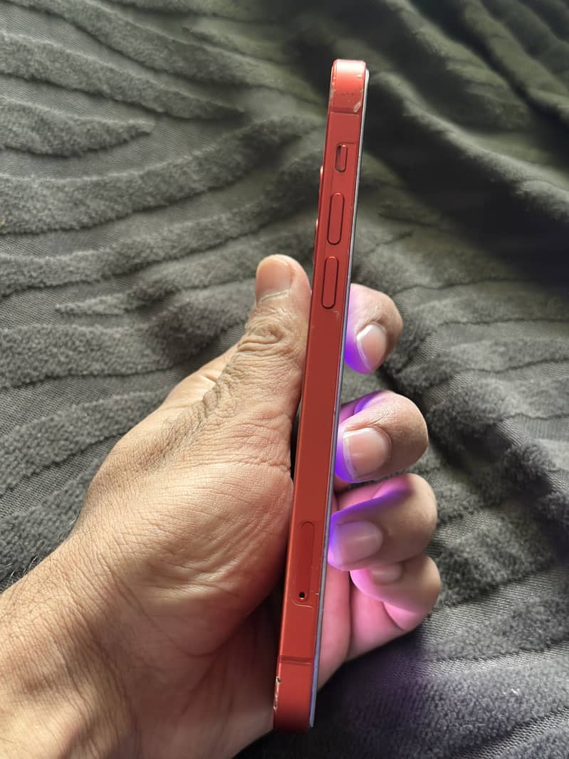 Apple iPhone 12 4
