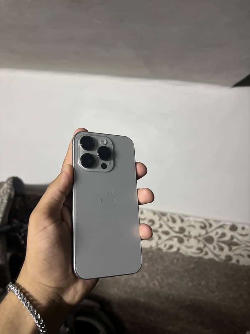 Apple iPhone 15 Pro 1