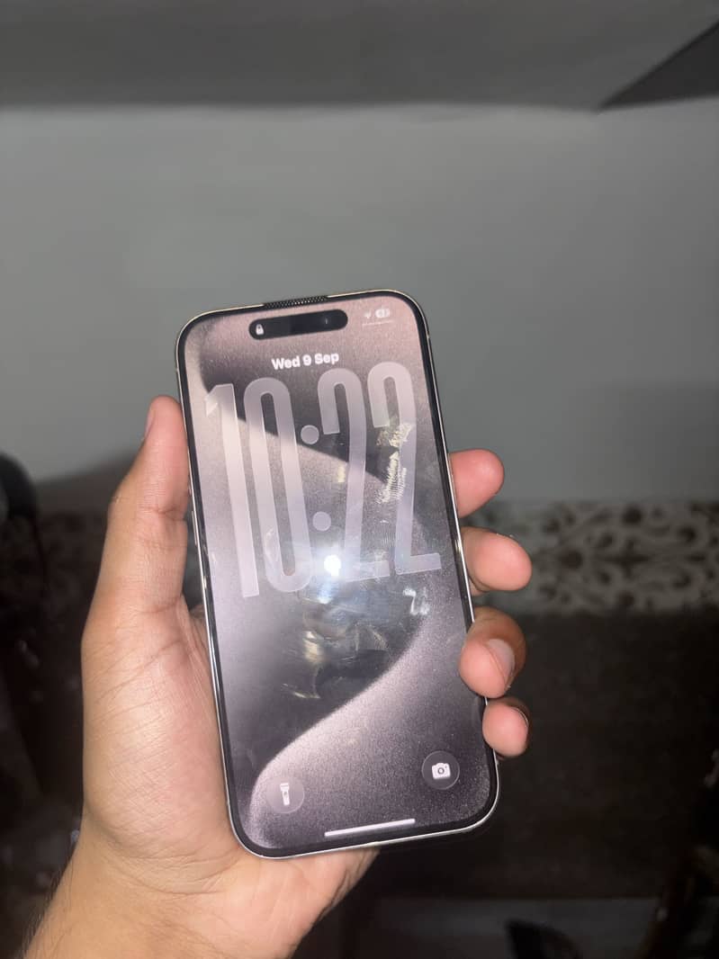 Apple iPhone 15 Pro 4