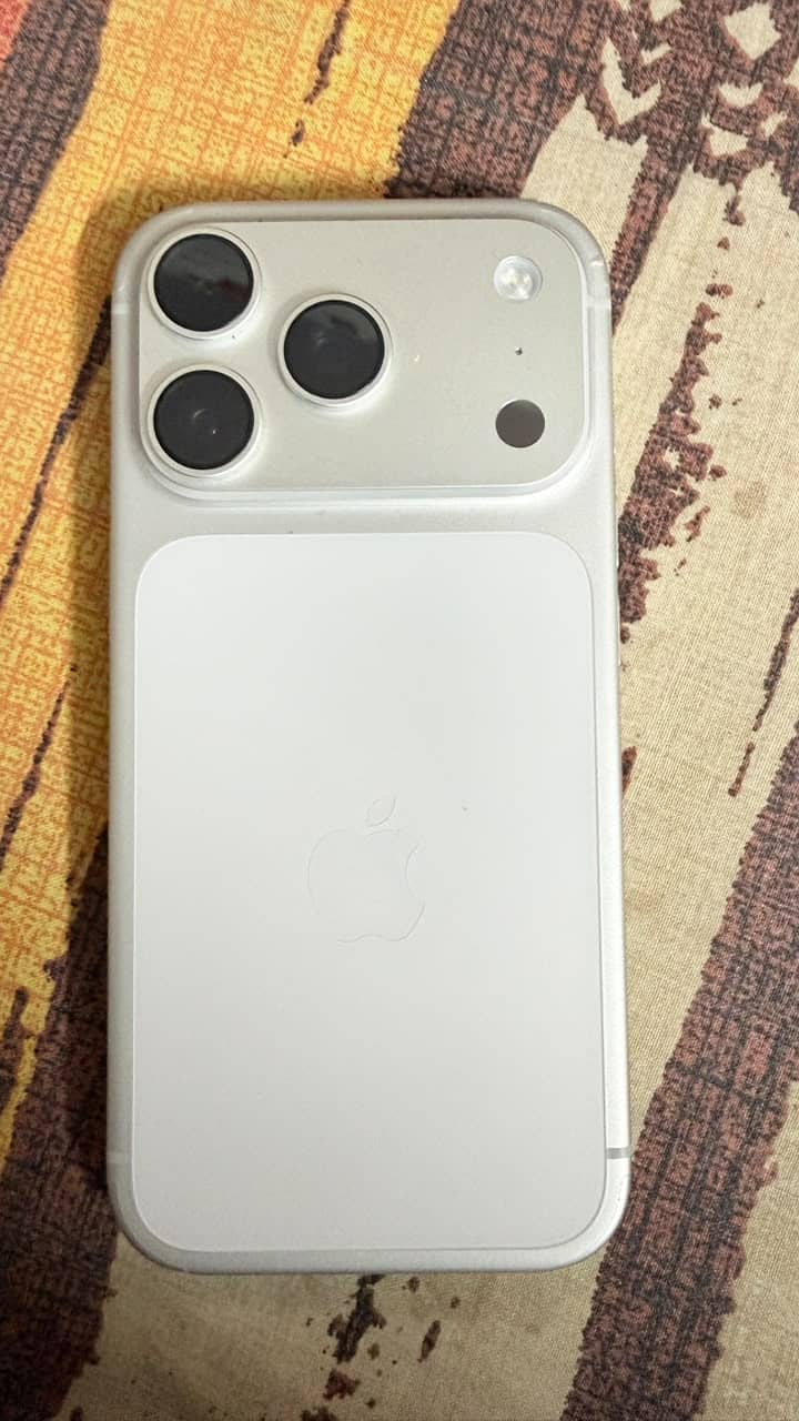 Apple iPhone 17 Pro 2