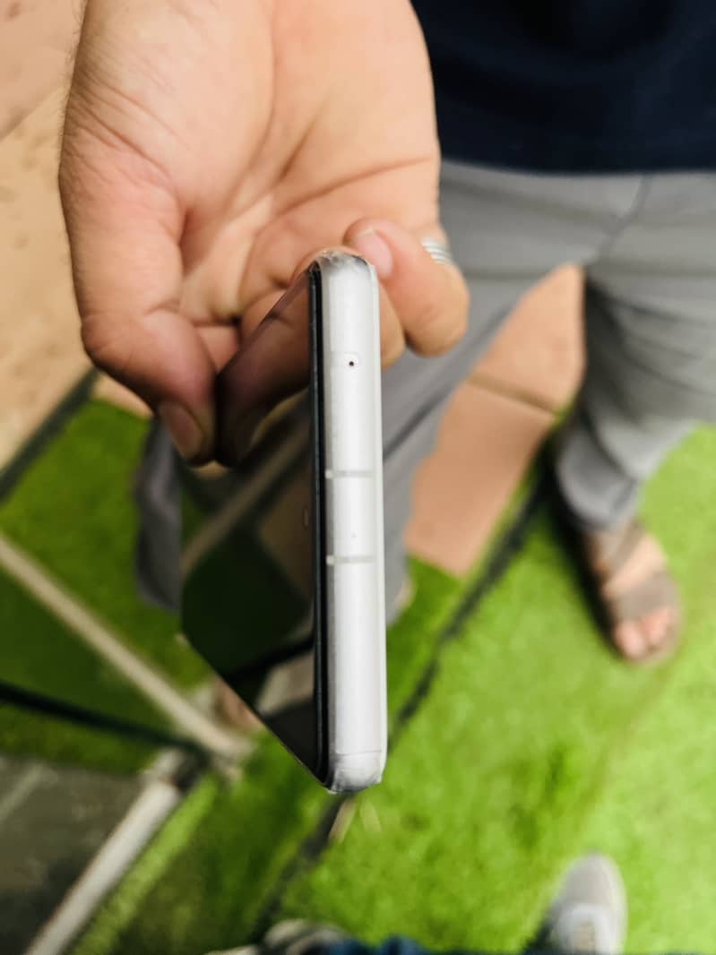Google Pixel 7a 4