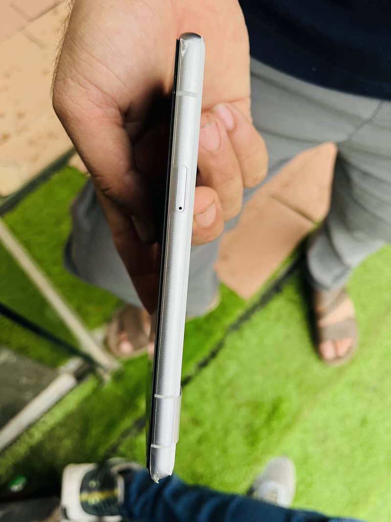 Google Pixel 7a 5
